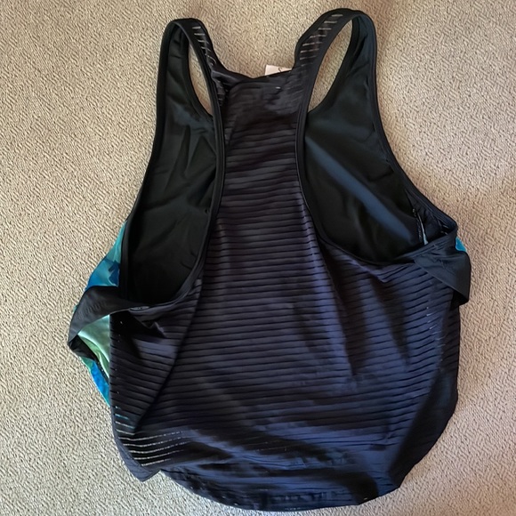 Barbella Box Workout Tank - Picture 2 of 2